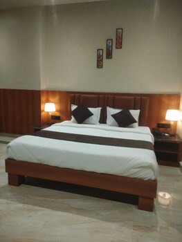 Shreeja Central,,2 star