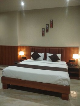 Shreeja Central,,2 star