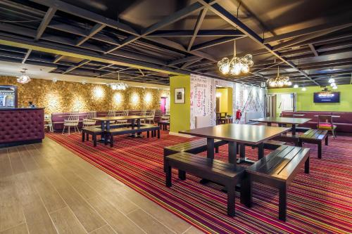 safestay london kensington holland park