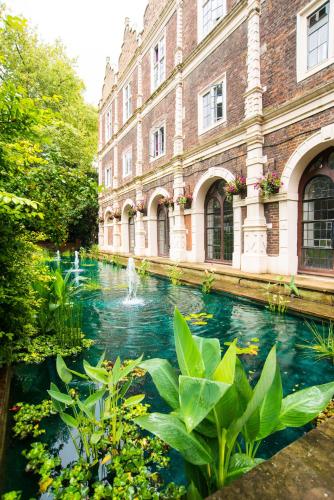safestay london kensington holland park