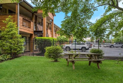 surestay plus by best western woodbury inn