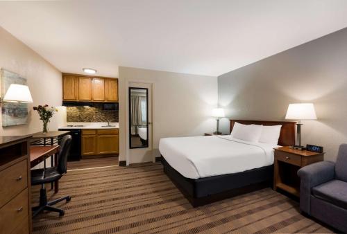 surestay plus by best western woodbury inn