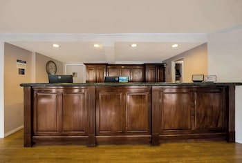 Surestay Plus By Best Western Woodbury Inn,Islip>>Commack,3 star