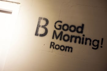 mr lobsters secret den design hostel