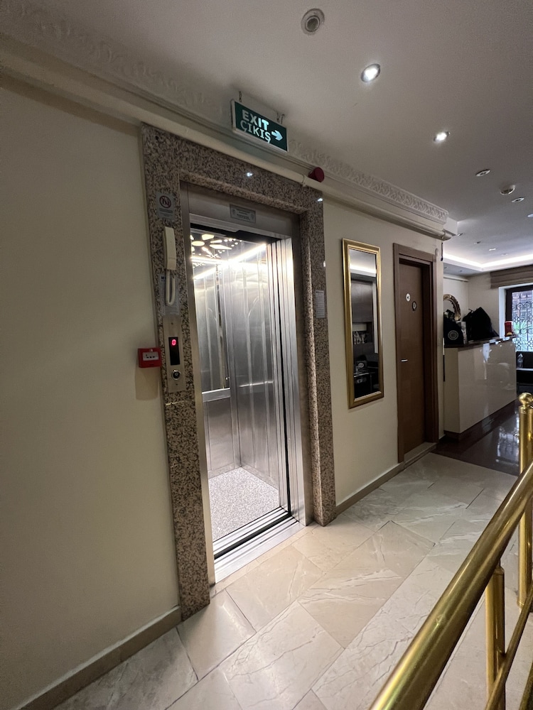 zendy suite hotel