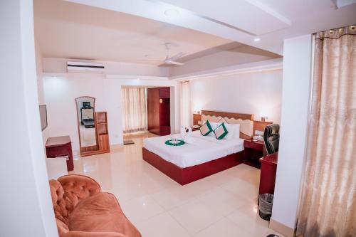 hotel crown