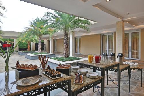 real intercontinental costa rica at multiplaza mall an ihg hotel