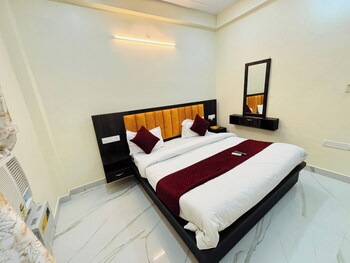 Hotel Aryanandan - Near Ram Mandir,,2 star