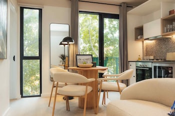 ten on v fluent serviced apartments