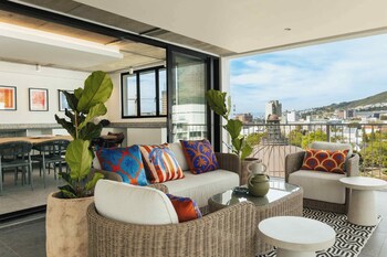 ten on v fluent serviced apartments