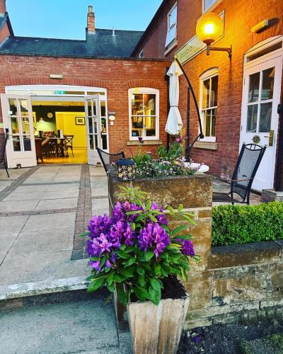 stratford limes hotel