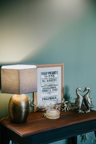 stratford limes hotel