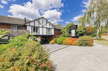 elizabethan lodge