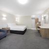 elizabethan lodge