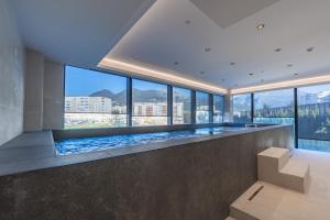 hotel cube