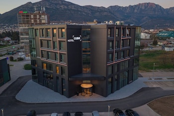 hotel cube