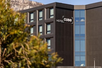 hotel cube