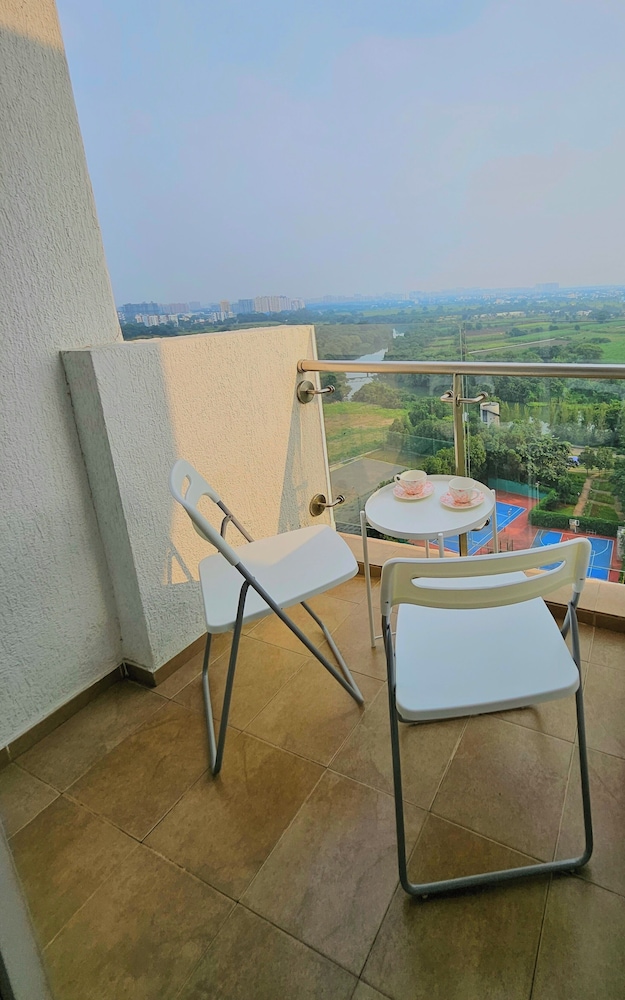golf chateau serviced apartments