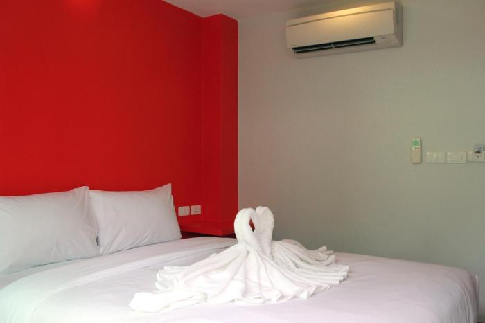 cheeky monkeys samui