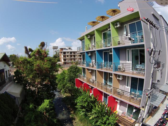 cheeky monkeys samui