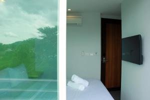 cheeky monkeys samui