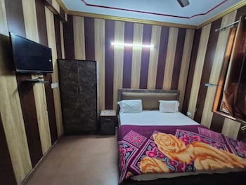 Hotel Shiri Krishna,Chaitanya Vihar Phase Ii Sector - 5 Akshay Dham Chaitanya Vihar Phase 2, 281121 Vrindāvan, India,2 star
