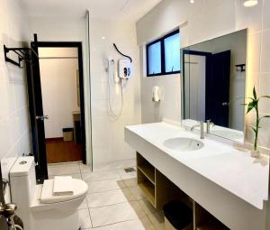 promenade service apartments