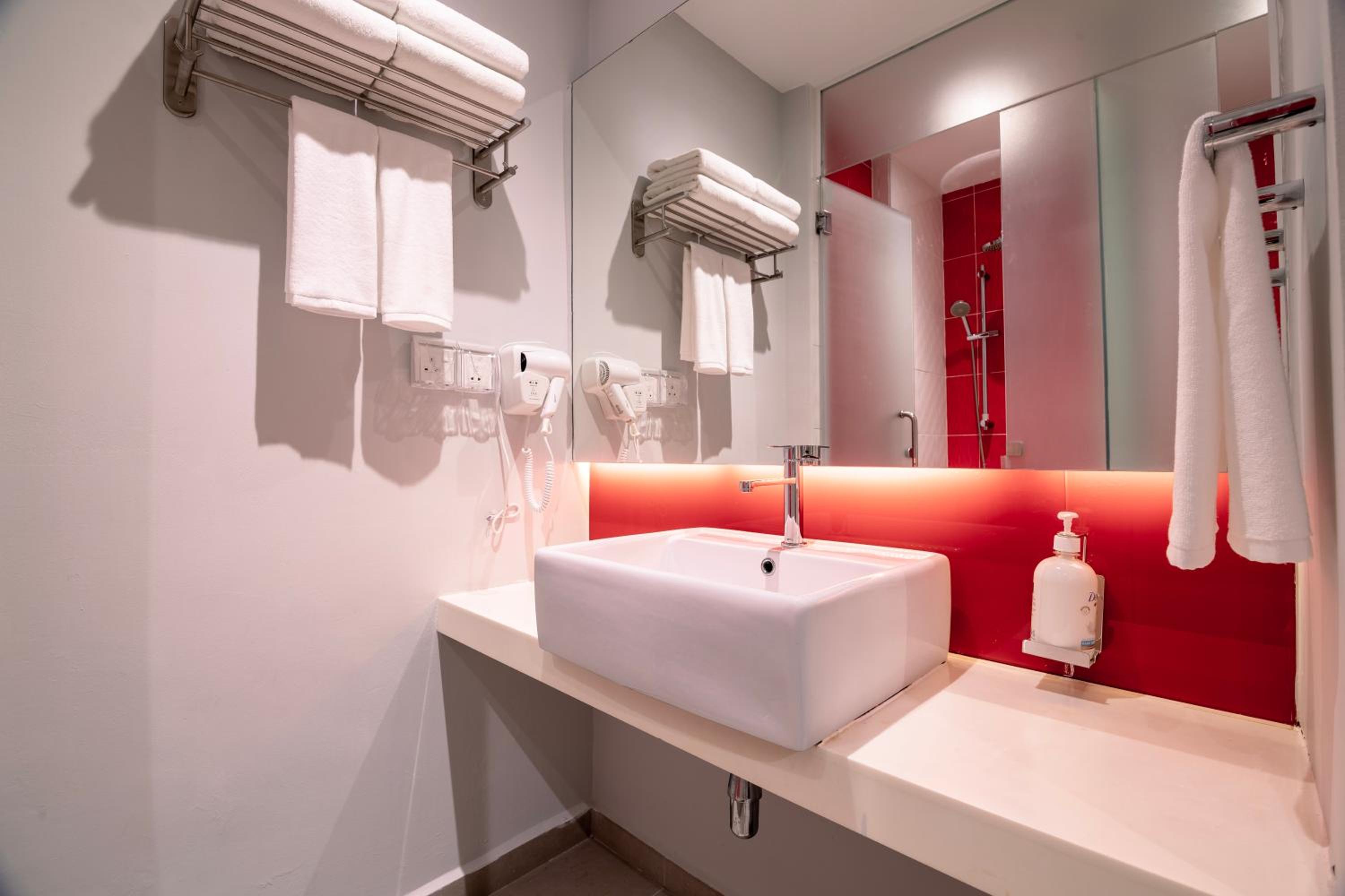 holiday inn express and suites johor bahru by ihg