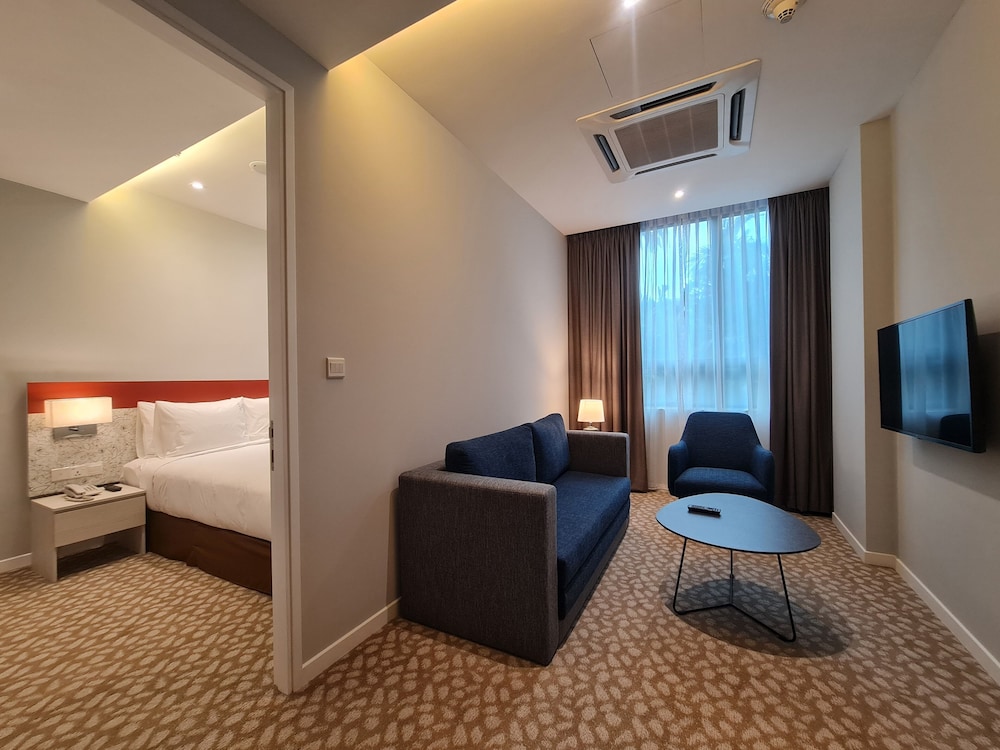 holiday inn express and suites johor bahru by ihg
