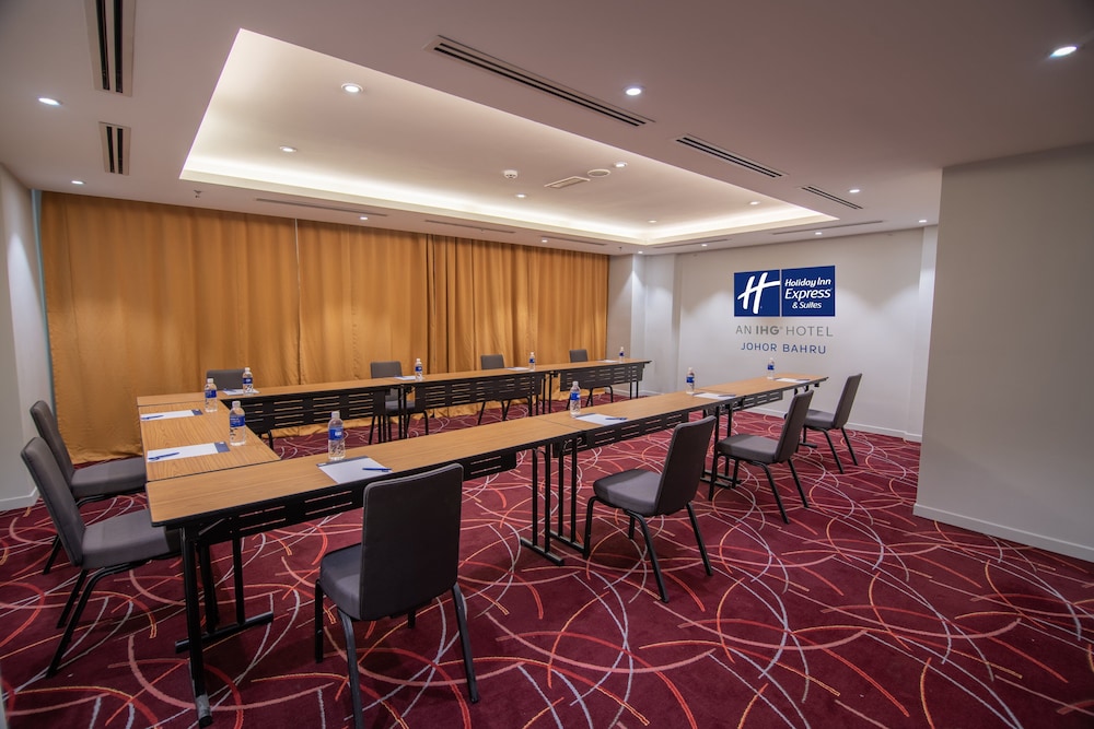 holiday inn express and suites johor bahru by ihg