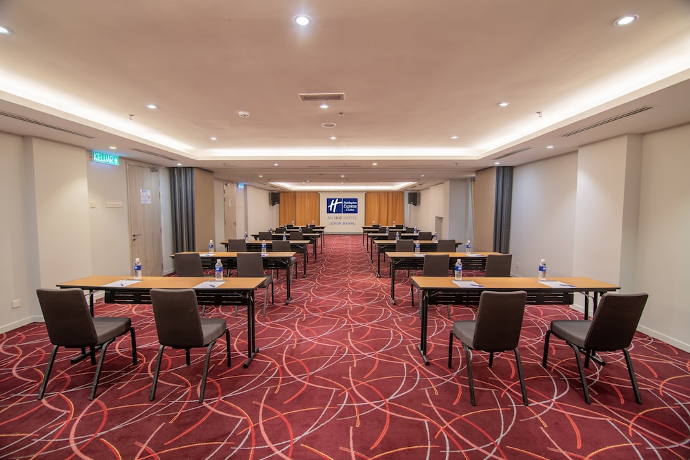 holiday inn express and suites johor bahru by ihg