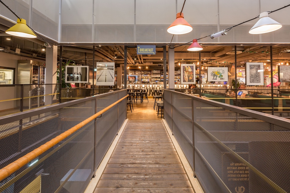 hotel with urban deli