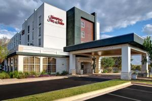 hampton inn and suites austin airport