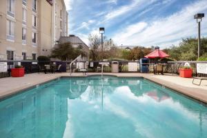 hampton inn and suites austin airport
