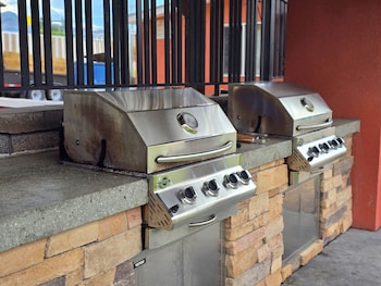 sahara courtyard inn