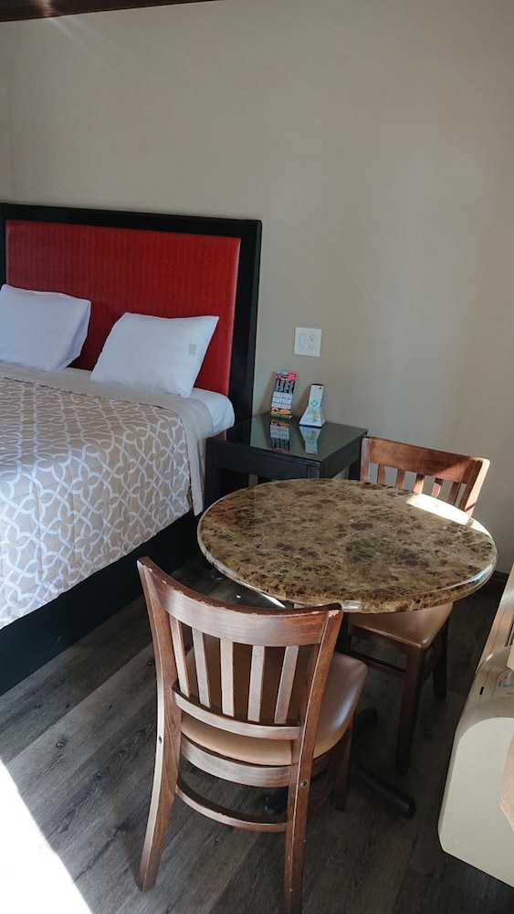 santa ana travel inn