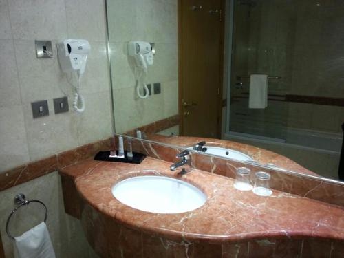 nozol royal inn hotel
