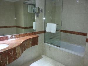 nozol royal inn hotel