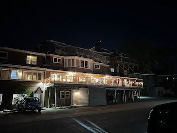 harbourview inn and suites