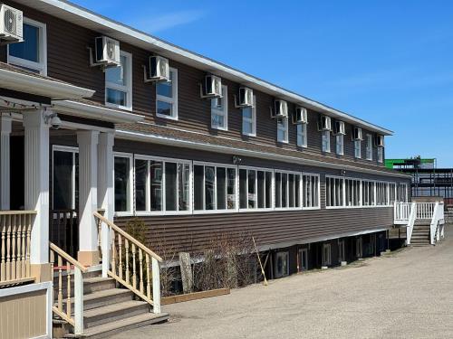 harbourview inn and suites