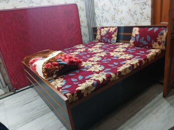 Dev Inn Atithi Grih,D 17 36 Bhuteswar Gali Dashawamedh Varanasi,2 star
