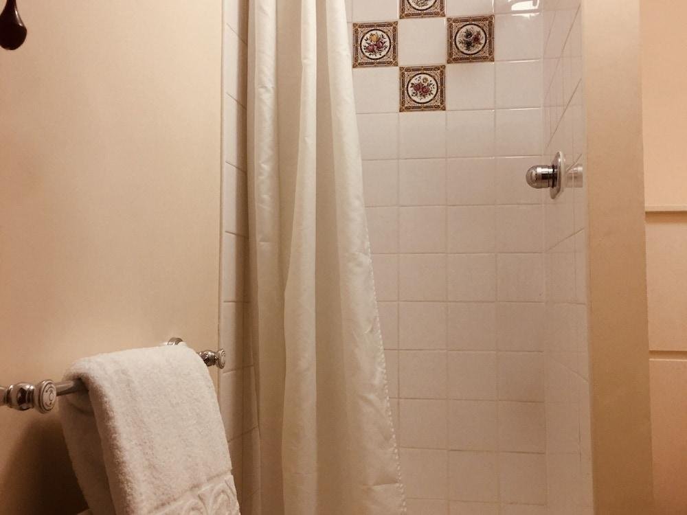 The Craven Heifer,Near Skipton Castle,3 star