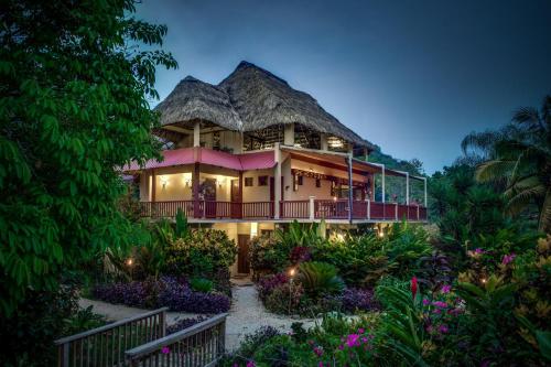 sleeping giant rainforest lodge