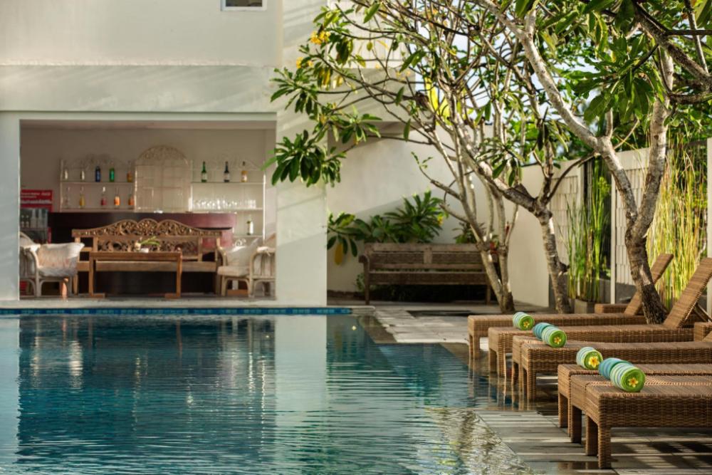 paragon hotel seminyak