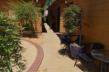 prince of wales motel