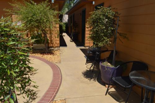 prince of wales motel