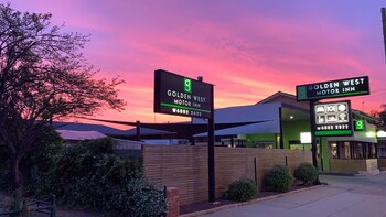 golden west motor inn