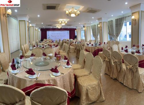 white palace hotel