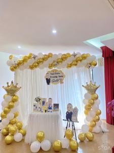 white palace hotel