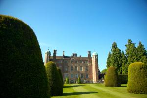 Madingley Hall,Brampton>>Bar Hill,4 star